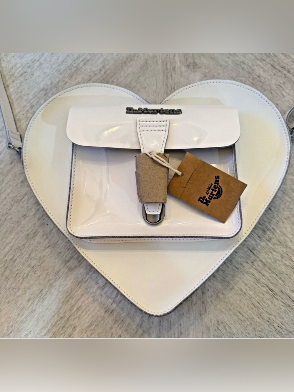 NWT DR.MARTENS WHITE LEATHER HEART SHAPE BACKPACK - Picture 7 of 16